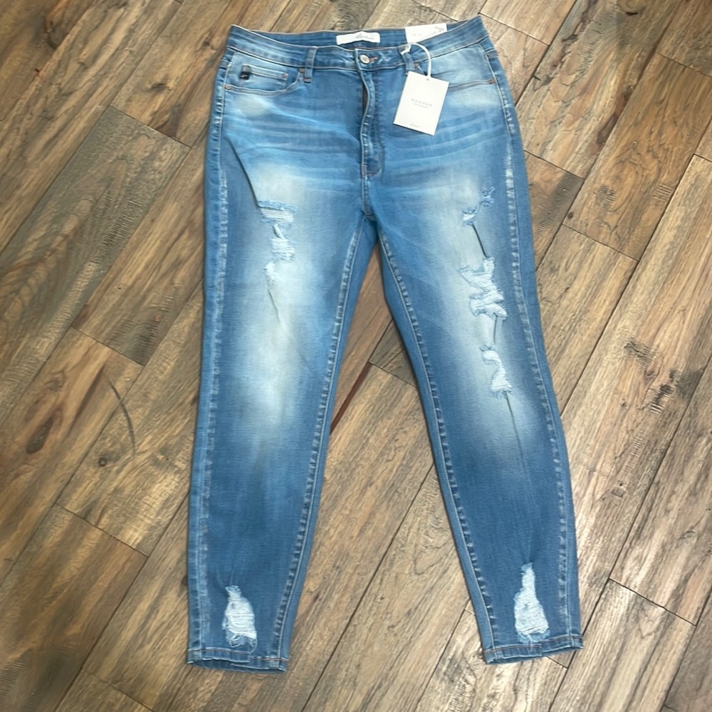 KanCan distressed jeans size 15/31